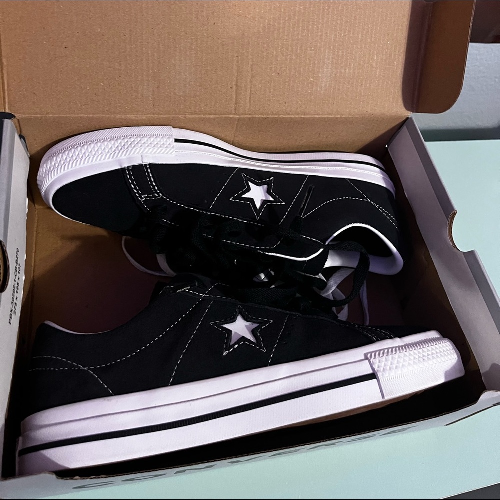 Black One Star Pro Converse size 7.5 women’s. black and white laces included.